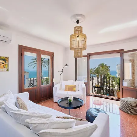 アパート Balcon De Europa In By Solaga Homes ネルハ